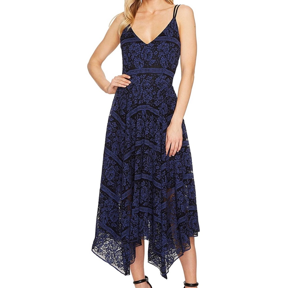 Romeo & Juliet Couture Lace Sleeveless Dress